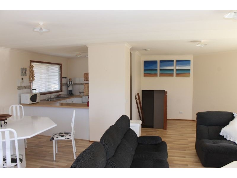 18 California Drive, Smiths Beach VIC 3922