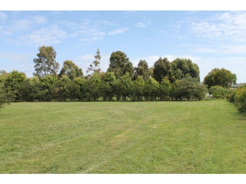 30 Jeury Court, Cowes VIC 3922
