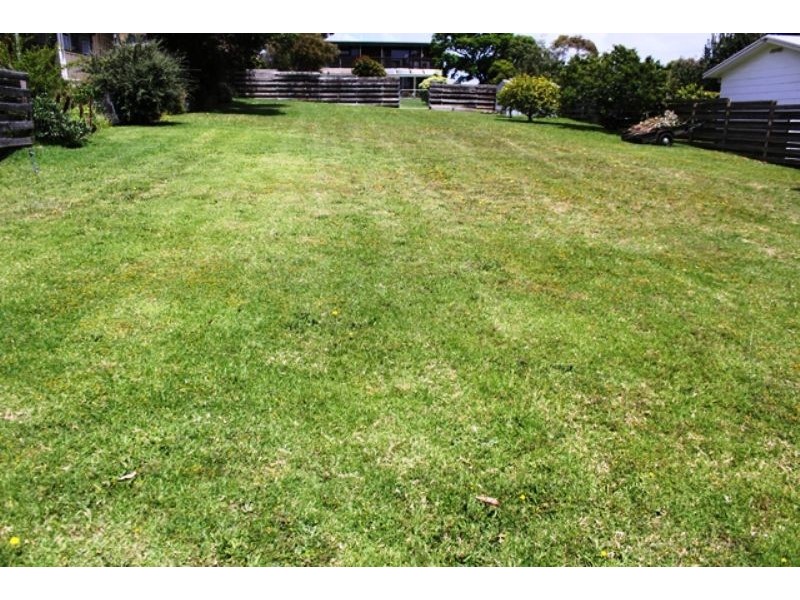 5 Lawrence Avenue, Cowes VIC 3922