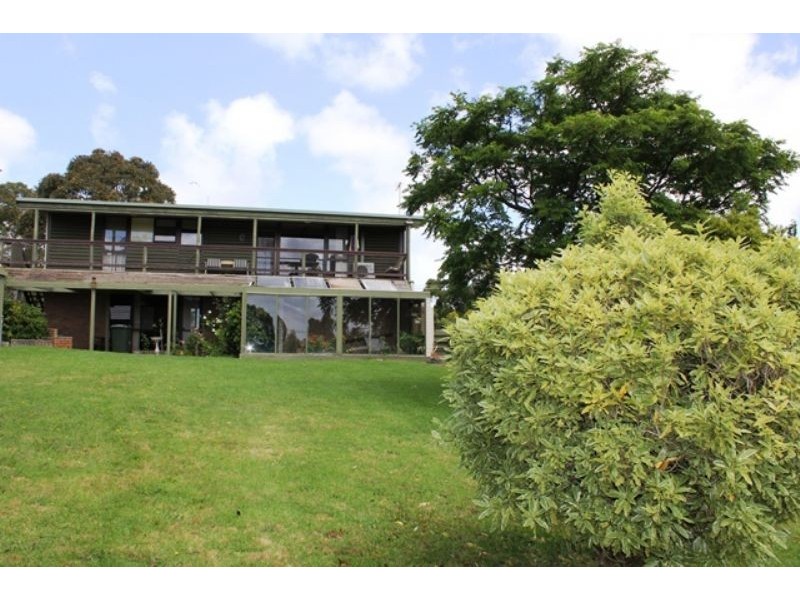 6 Caroline Avenue, Cowes VIC 3922