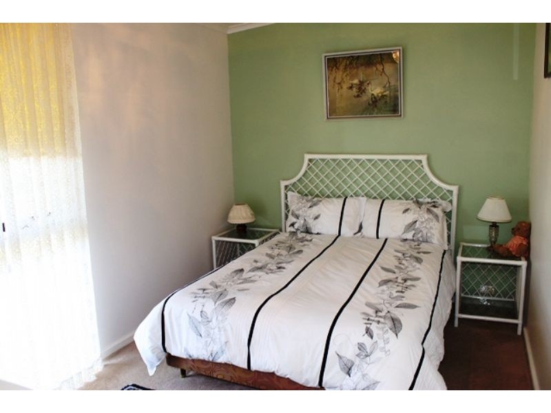 6 Caroline Avenue, Cowes VIC 3922
