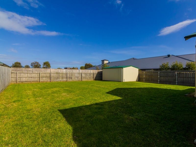 2 Victoria Court, Cowes VIC 3922
