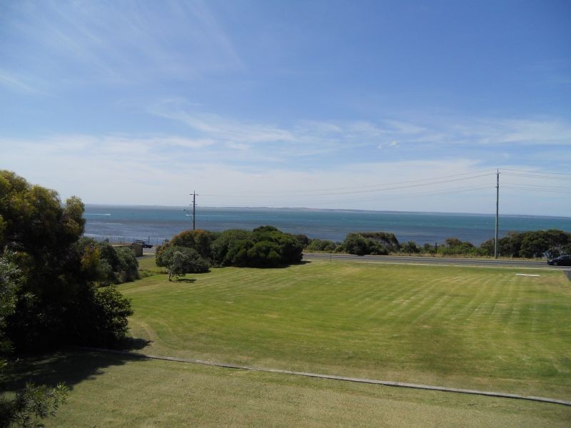 38-40 Genista Street, San Remo VIC 3925