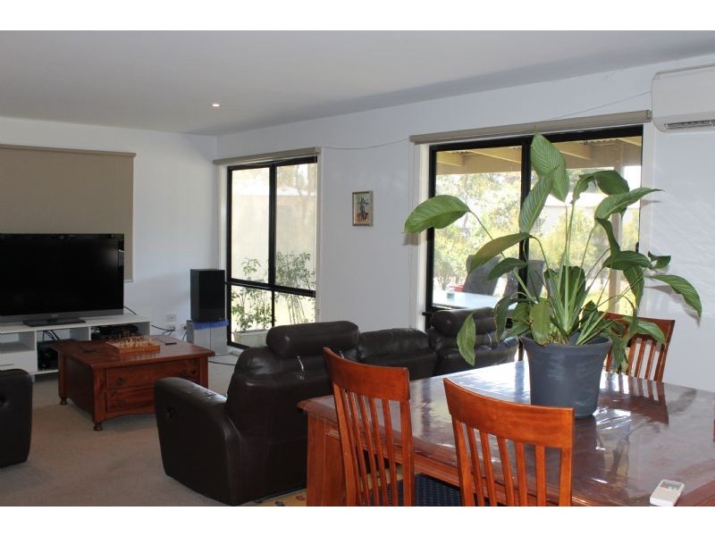 2 Jeury Court, Cowes VIC 3922