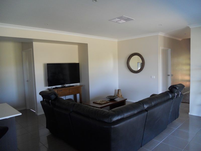 1 Curlew Way, Cowes VIC 3922