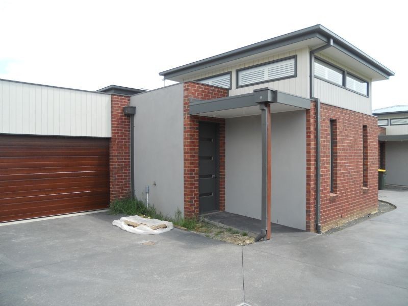 4/9 Douglas Road, Cowes VIC 3922