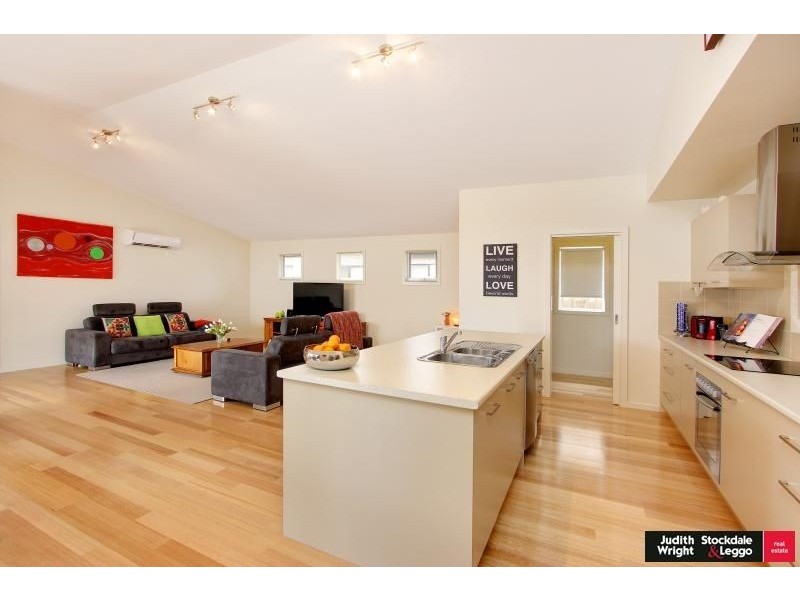21 Norman Drive, Cowes VIC 3922
