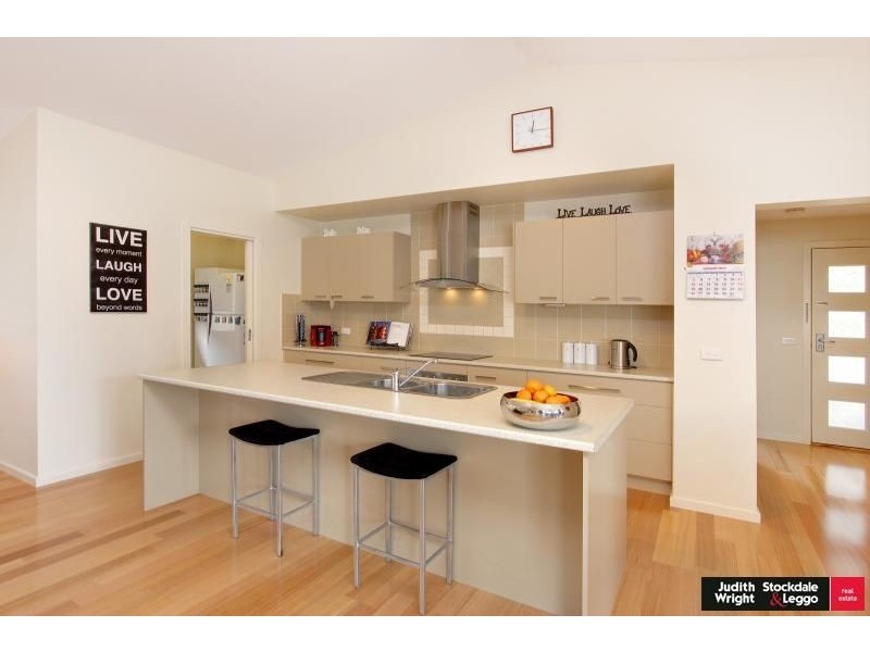 21 Norman Drive, Cowes VIC 3922