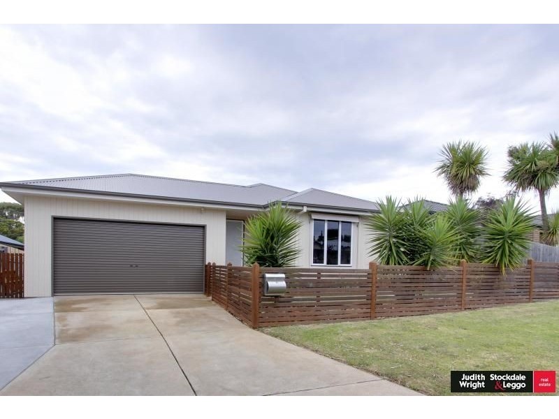 21 Norman Drive, Cowes VIC 3922