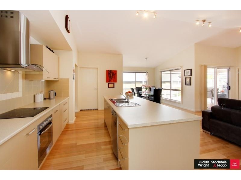 21 Norman Drive, Cowes VIC 3922