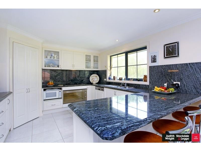 2 Robwood Court, Silverleaves VIC 3922