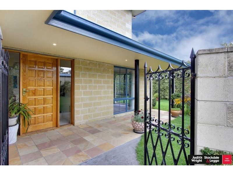 2 Robwood Court, Silverleaves VIC 3922