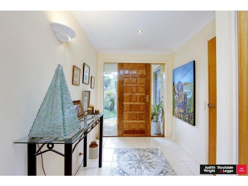 2 Robwood Court, Silverleaves VIC 3922