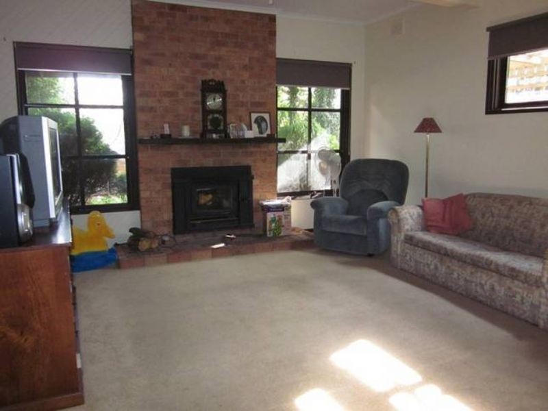 17 Albany Road, Cowes VIC 3922