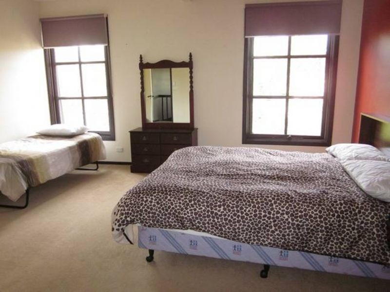 17 Albany Road, Cowes VIC 3922