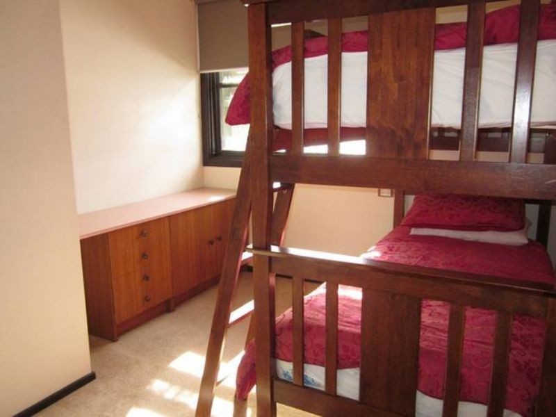 17 Albany Road, Cowes VIC 3922