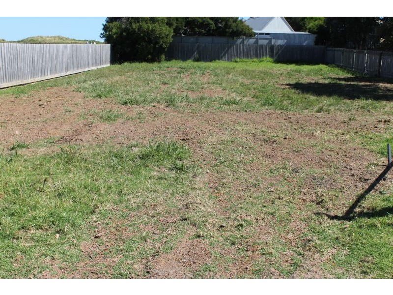21 Page Avenue, Surf Beach VIC 3922