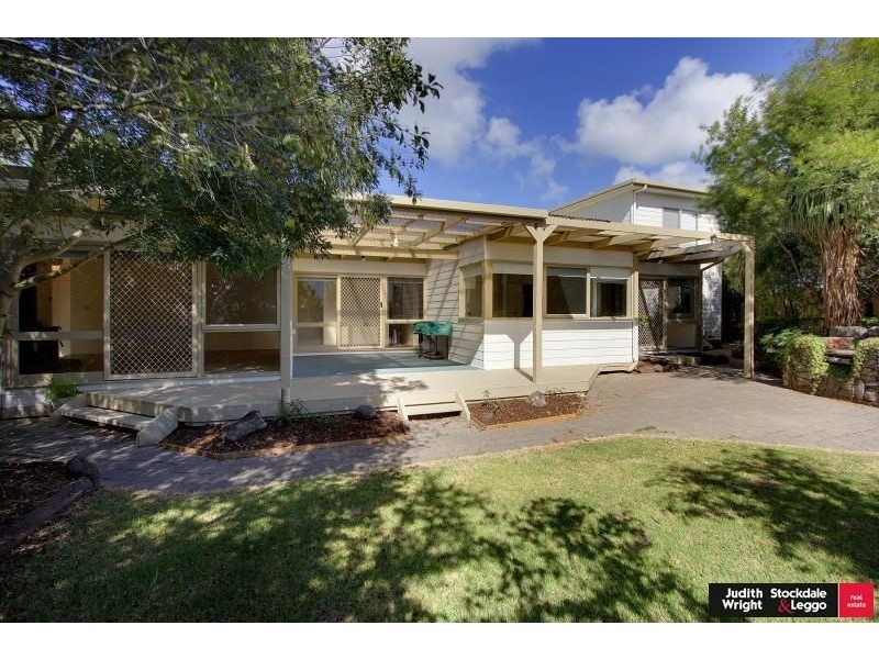 4 Hollydene Court, Cowes VIC 3922