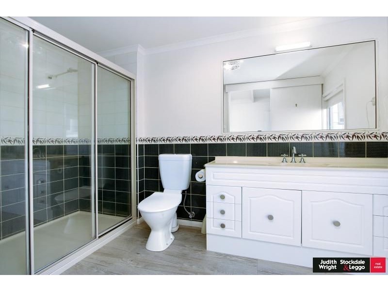 4 Hollydene Court, Cowes VIC 3922