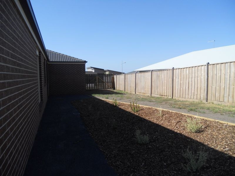 9 Boobook Grove, Cowes VIC 3922