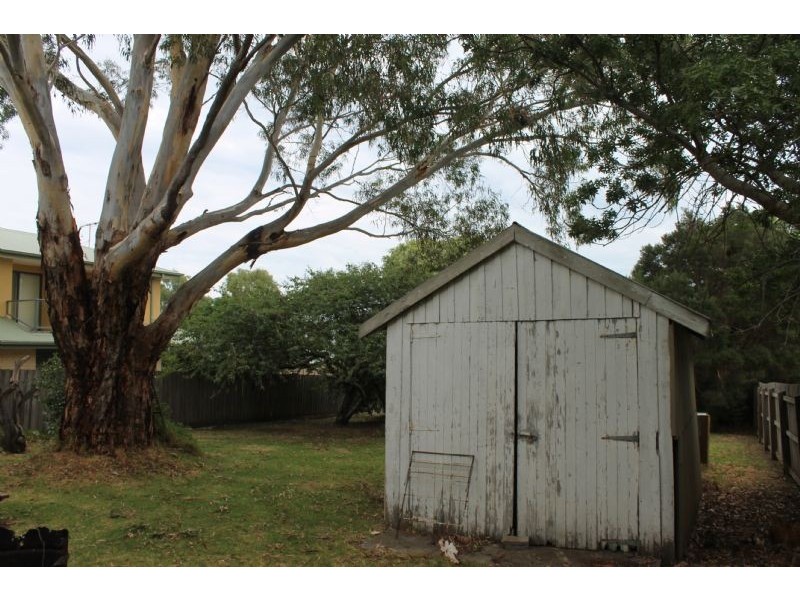 2 Wyndham Avenue, Cowes VIC 3922