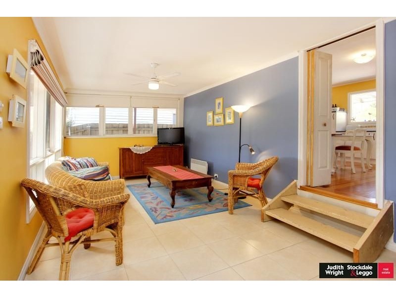 17 Foam Street, Sunderland Bay VIC 3922