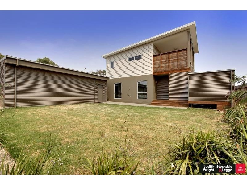 7 Bradley Court, Cowes VIC 3922
