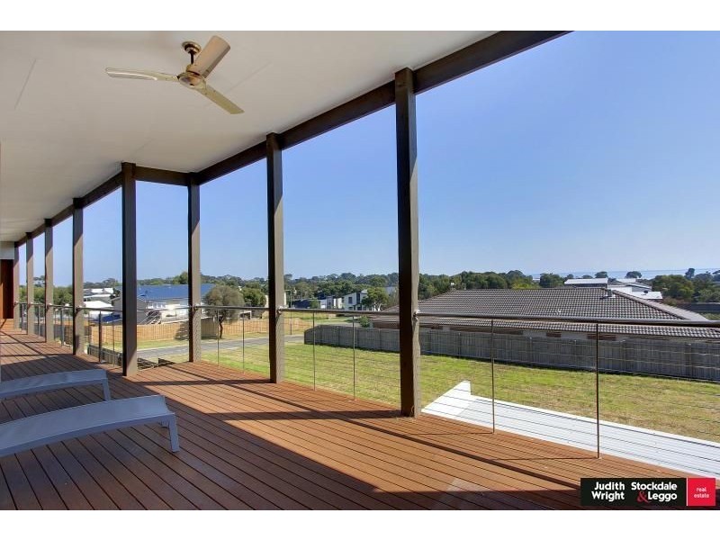 7 Bradley Court, Cowes VIC 3922