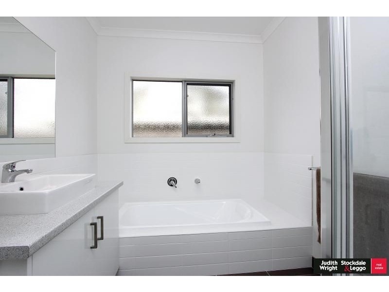 7 Bradley Court, Cowes VIC 3922