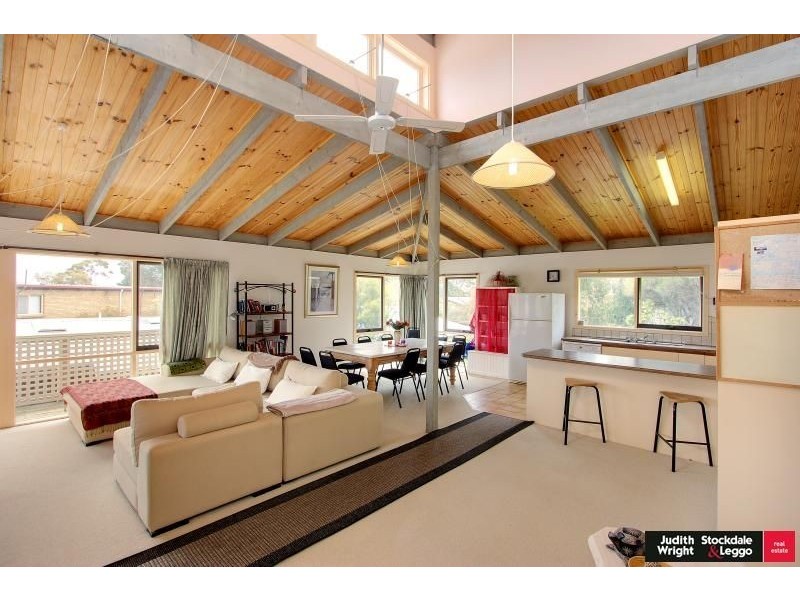 9 Sunseeker Court, Cowes VIC 3922