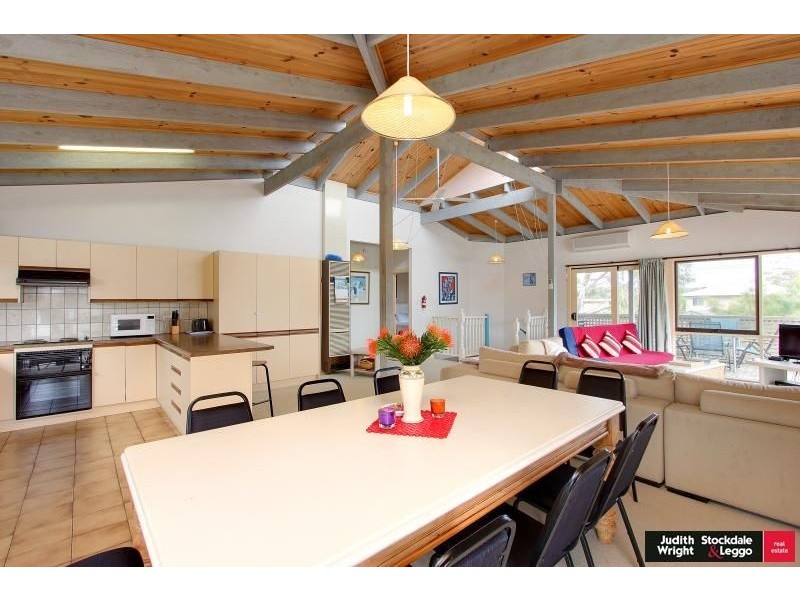 9 Sunseeker Court, Cowes VIC 3922