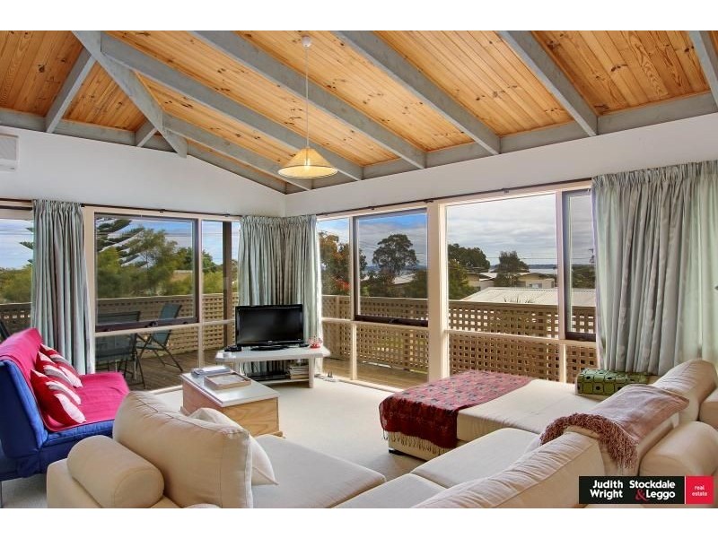 9 Sunseeker Court, Cowes VIC 3922