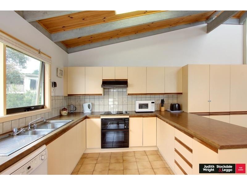 9 Sunseeker Court, Cowes VIC 3922