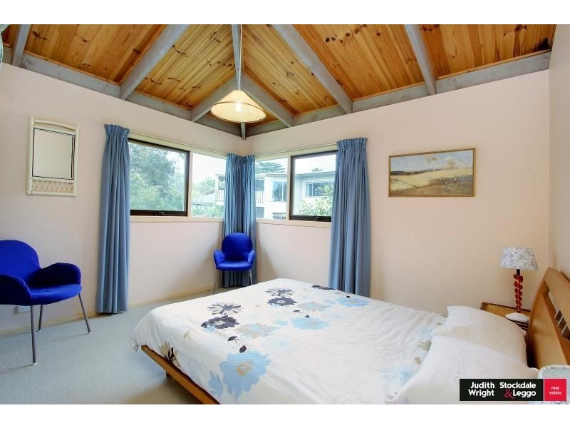 9 Sunseeker Court, Cowes VIC 3922