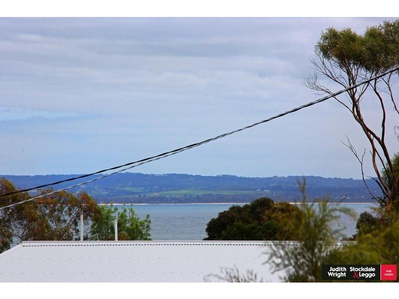 9 Sunseeker Court, Cowes VIC 3922