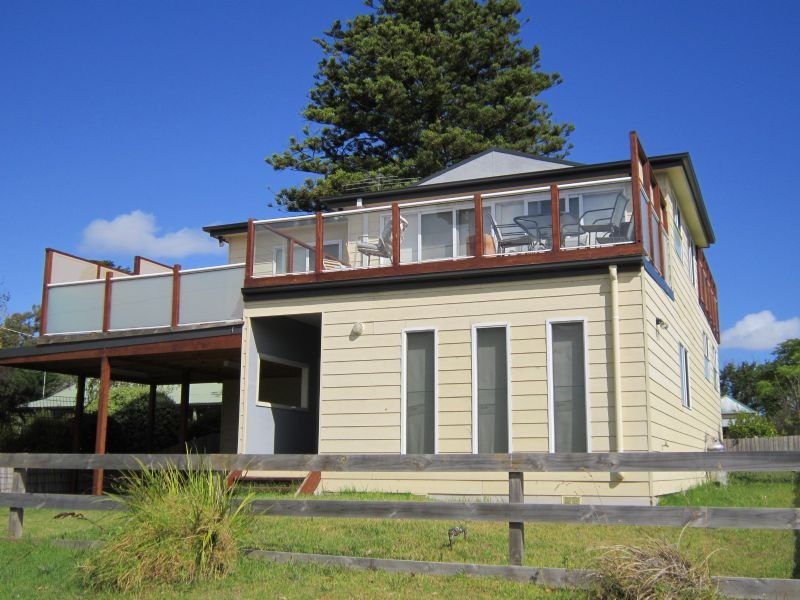 9 Parrakoola Way, Cowes VIC 3922