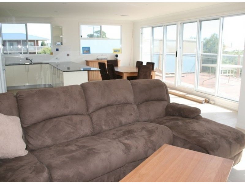 9 Parrakoola Way, Cowes VIC 3922