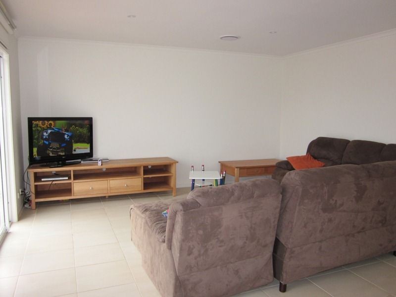 9 Parrakoola Way, Cowes VIC 3922