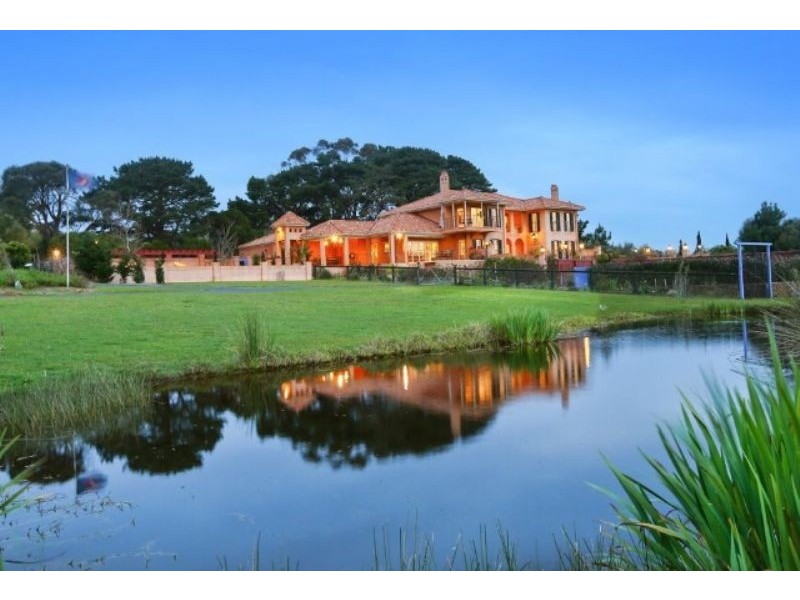 12 Toscana Rise, Cowes VIC 3922