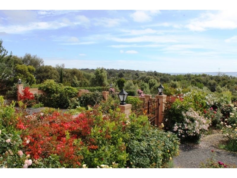12 Toscana Rise, Cowes VIC 3922
