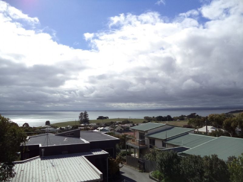 13 Stuart Street, San Remo VIC 3925