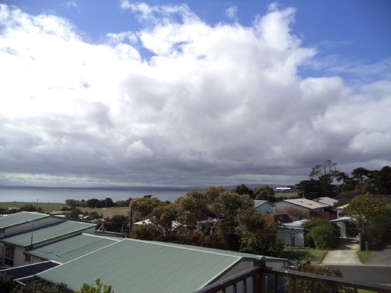 13 Stuart Street, San Remo VIC 3925