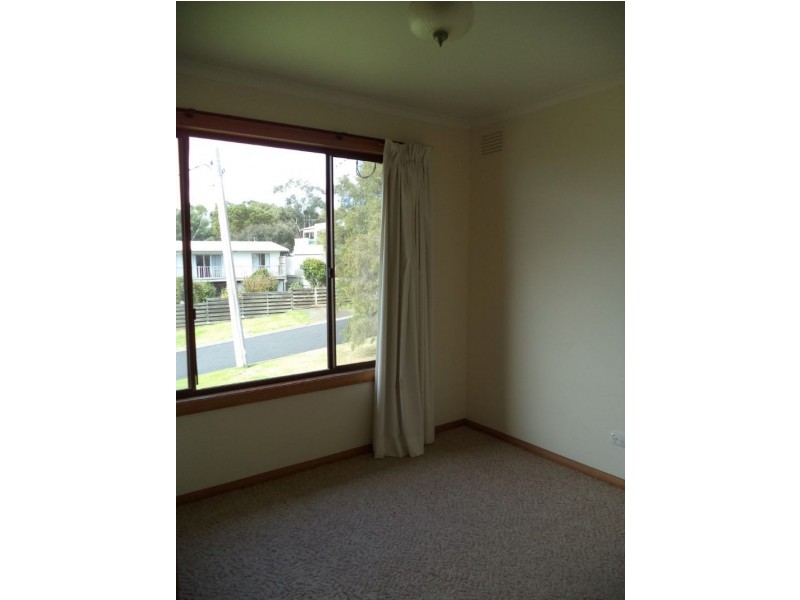 13 Stuart Street, San Remo VIC 3925