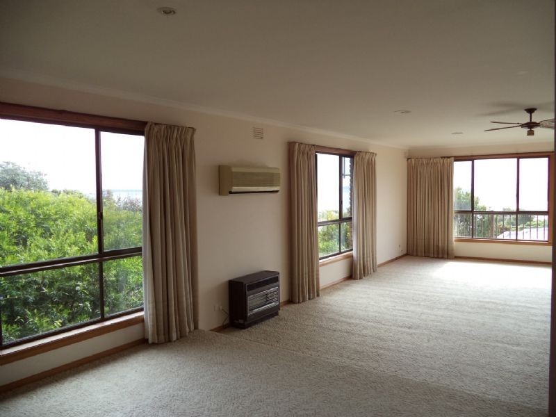 13 Stuart Street, San Remo VIC 3925