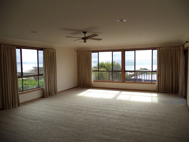 13 Stuart Street, San Remo VIC 3925