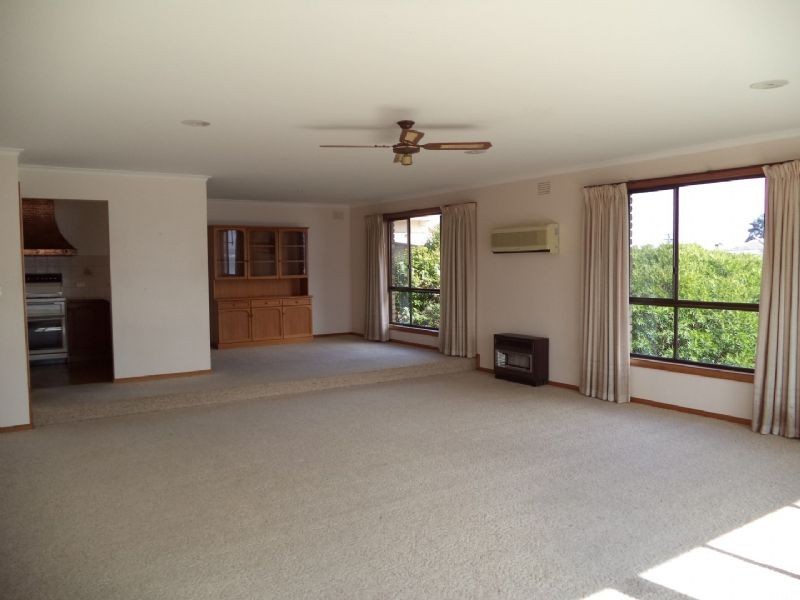 13 Stuart Street, San Remo VIC 3925