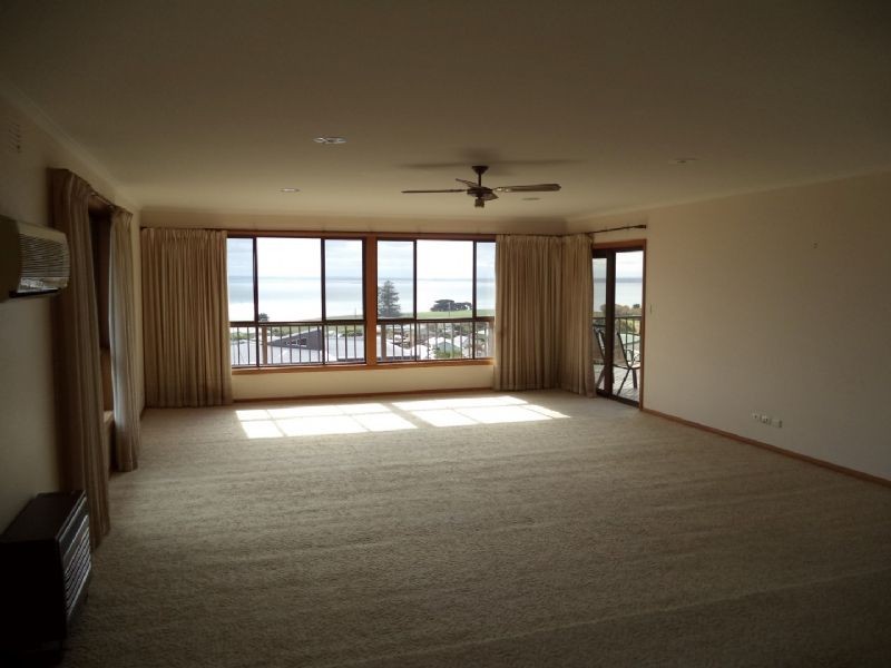 13 Stuart Street, San Remo VIC 3925