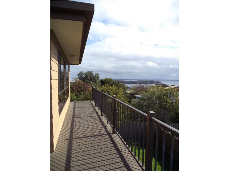 13 Stuart Street, San Remo VIC 3925