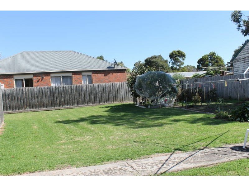 2/64 Walton Street, Cowes VIC 3922