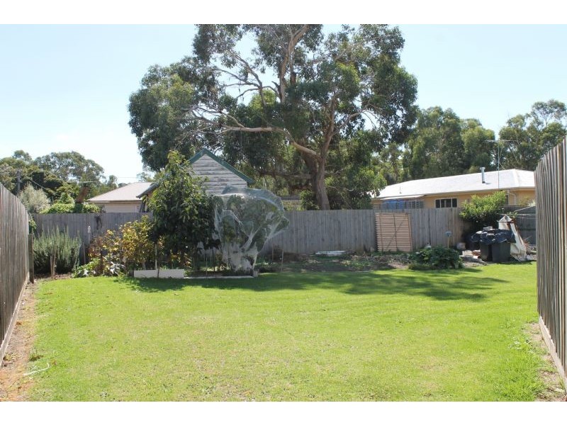 2/64 Walton Street, Cowes VIC 3922